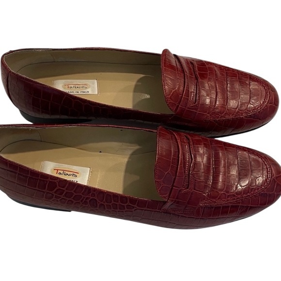 Talbots Shoes - Talbots Women’s Vtg Deep Red Crocodile -Embossed Loafers in size 10 Wide